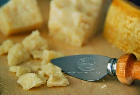 ΤΟ PARMIGIANO REGGIANO  ♦♦  IL PARMIGIANO REGGIANO