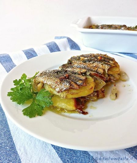 Tortino di alici con patate e finocchi