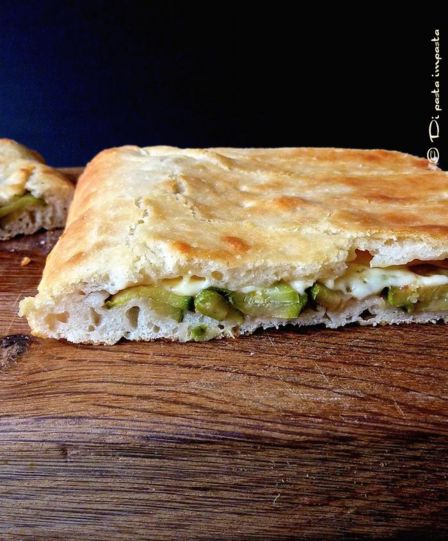 Focaccia ripiena di zucchine a lievitazione naturale