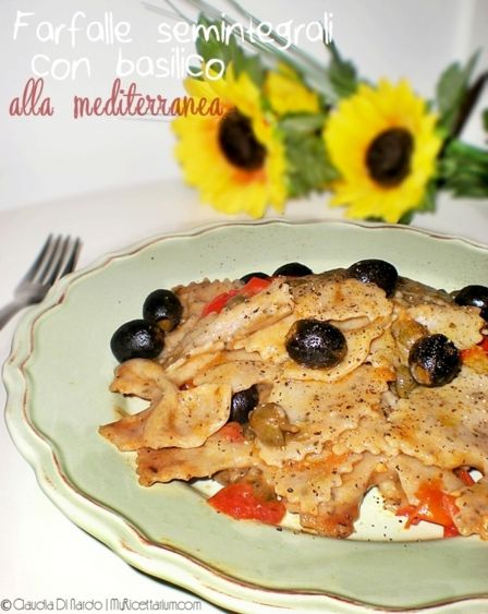 Farfalle semintegrali con basilico alla mediterranea