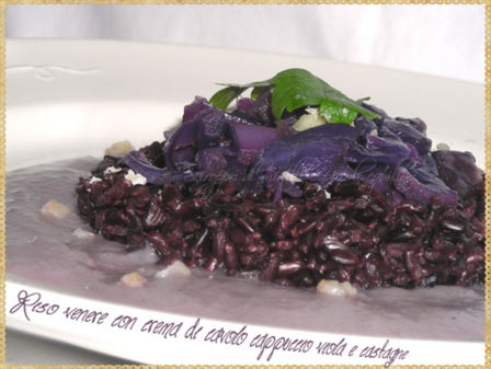 Riso venere con crema di cavolo cappuccio viola e castagne