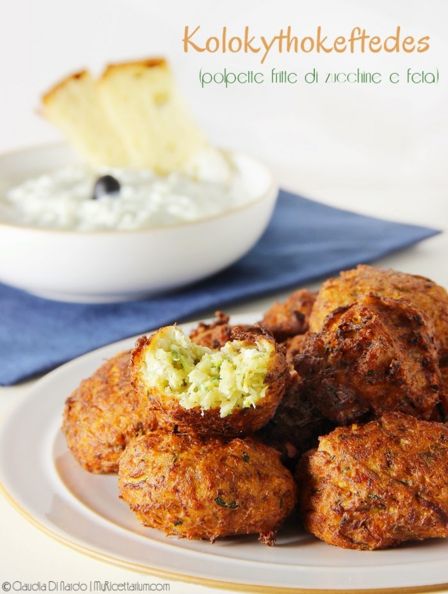 Kolokythokeftedes (polpette fritte di zucchine e feta)