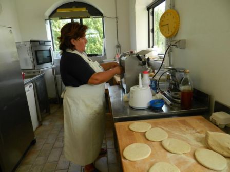 LA PIADA DI LADY COCCA VERSIONE SANTORINI (ovvero dal liscio al sirtaki)