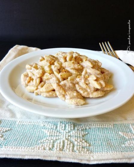 Malloreddus (gnocchetti sardi) con crema di melanzane e noci