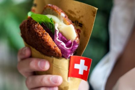Acarajé svizzero - Swiss Cheese Parade