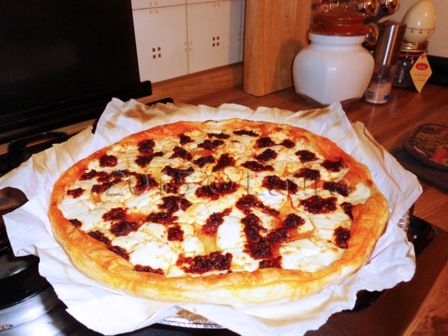 Sfogliata piccante con 'nduja e stracchino