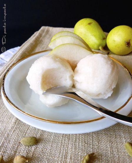 Sorbetto alla pera e cardamomo