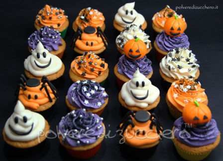 Trick or treat? dolcetto! La ricetta dei cupcakes decorati: fantasma, ragno e zucca.... Happy Halloween!!