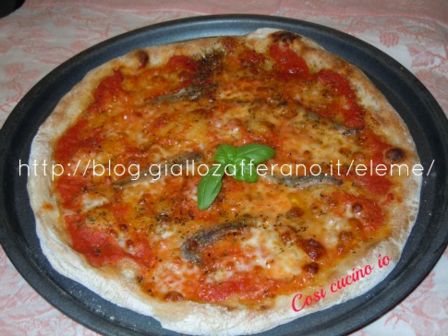 Pizza di kamut alle acciughe