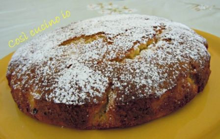 Torta allo zafferano con pere e cioccolato bianco