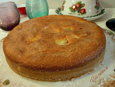 Torta morbida di ricotta e pesche