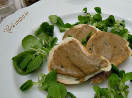 Crostini alla crema di funghi porcini secchi