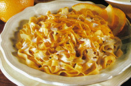 Ricette di Natale per tutti i gusti: Tagliatelle all'arancia.