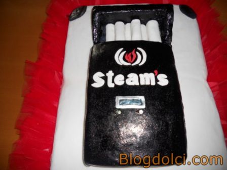Torta: pacchetto sigarette elettroniche