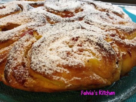 Ricetta Torta di Rose con Crema Pasticciera e Fragole di Fulvia