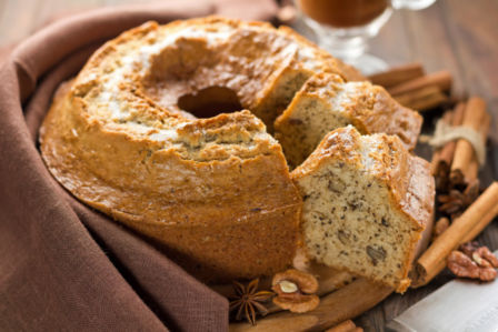 Ciambellone alle noci e cannella