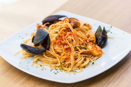 Spaghetti allo scoglio al cartoccio: ricetta