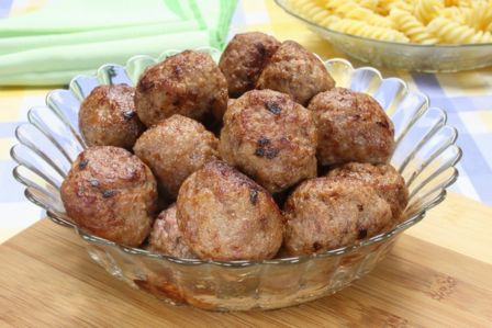 Polpette di carne con verdure al forno