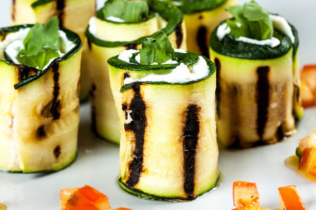 Rotolini di zucchine ripieni di formaggio