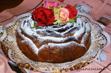 Rosa con gli avanzi di uovo di Pasqua