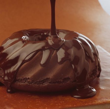 Ciambella di cioccolato con la ganache