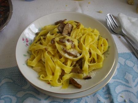 Tagliatelle ai funghi porcini - ricetta passo passo con foto