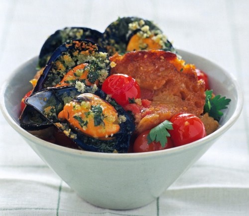 Pappa al pomodoro con cozze gratinate
