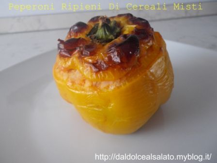 PEPERONI RIPIENI DI CEREALI MISTI