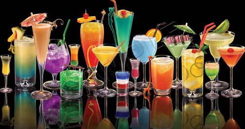 Il bicchiere giusto e l'attrezzatura giusta per un bar ben attrezzato