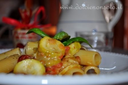 Pasta con zucchine al forno