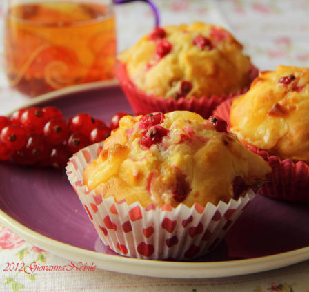 Per salutare l'estate, involtini di melanzane e muffin al ribes