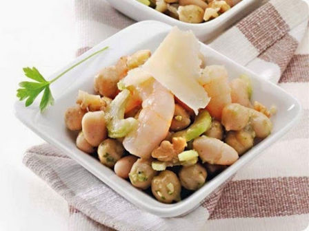 Insalatina di cannellini ceci e gamberetti.