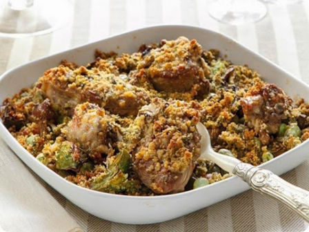 Agnello gratinato con carciofi e fave.