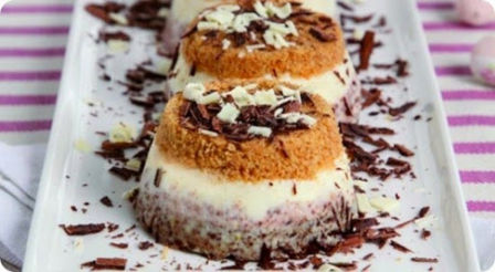 Tortini di ricotta ai tre cioccolati.