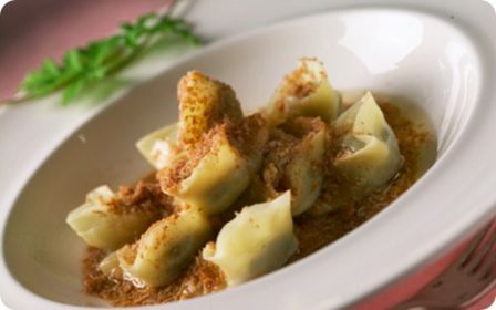 La cucina friulana è una delle realtà che meglio testimoniano il forte legame che da sempre intercorre tra storia e cibo.