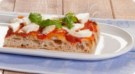 Focaccia morbida saporita.