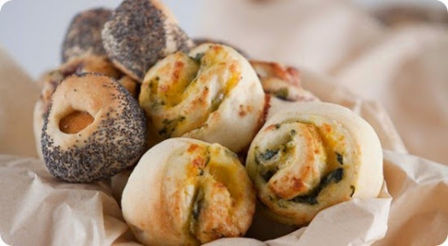 Girelle di pane alle verdure.