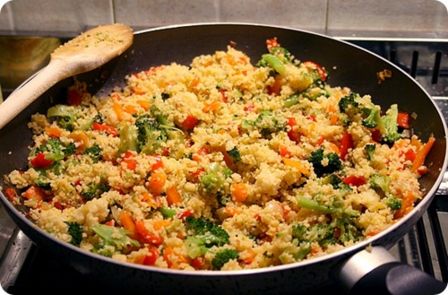 Le ricette dell'Algeria sono un mix di cucina araba e francese, con ingredienti  tipici del Mediterraneo.