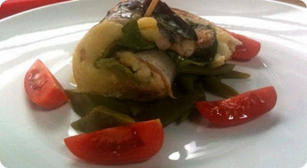 Turbante di sgombro con lattuga e patate.