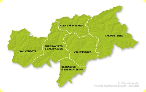 Bolzano, Valle dell'Isarco e Bassa Atesina, castagne e uve, impiegate alternativamente e in modo provetto per la preparazione di una grande varietà di dolci.