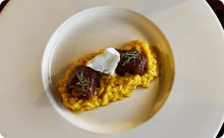 Chorizo e cipolla tropea, marshmallow, riso e zafferano.
