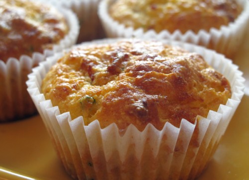 Muffin salati con bacon e cheddar