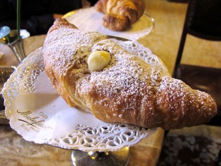 Seduto in quel caffè | Torino: Mulassano vs Al Bicerin