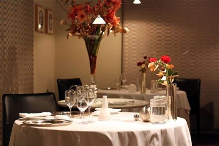 Tentativo di recensione non inginocchiata dell’Osteria Francescana sotto forma di dialogo