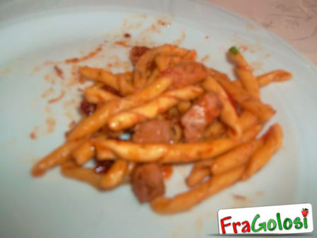 BUSIATE CON POMODORI SECCHI, TONNO FRESCO E FINOCCHIETTO SELVATICO