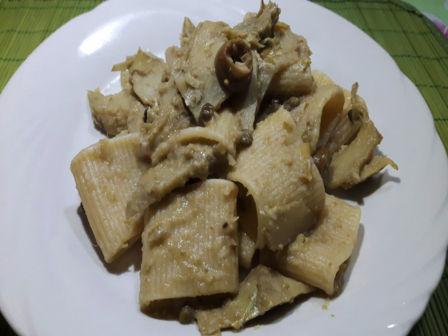 PASTA CON CARCIOFI E OLIVE