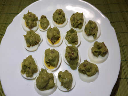 UOVA SODE CON GUACAMOLE