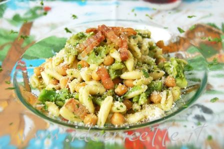 Ricetta Cavatelli con pancetta, ceci e broccoli