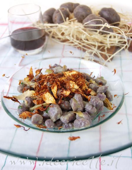 Ricetta Gnocchi di patate viola (vitelotte) con carciofi morbidi e croccanti