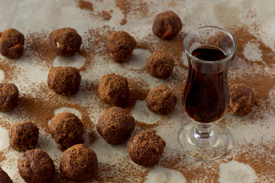 Tutti i benefici del cioccolato fondente in un’infografica